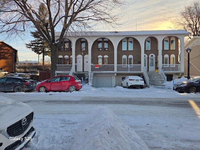 Photo du bâtiment - 1092 Av 7E