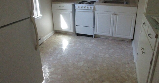 Building Photo - 254 Stribling Ave