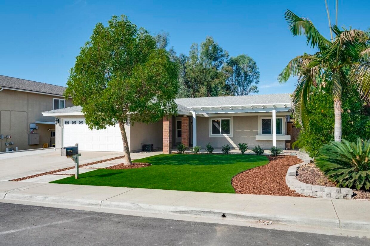 Foto principal - 10224 Pebble Beach Dr