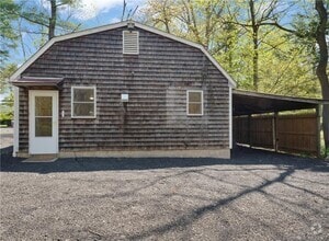Building Photo - 588 Webbs Hill Rd