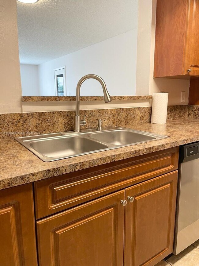Foto del edificio - 10500 SW 155th Ct