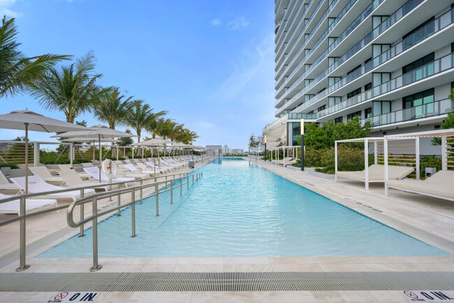 Foto del edificio - 7145 Harding Ave