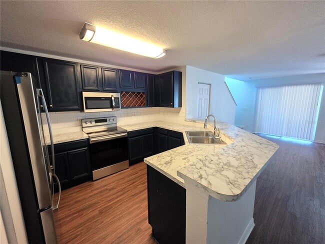 Building Photo - 3018 Royal Tuscan Ln