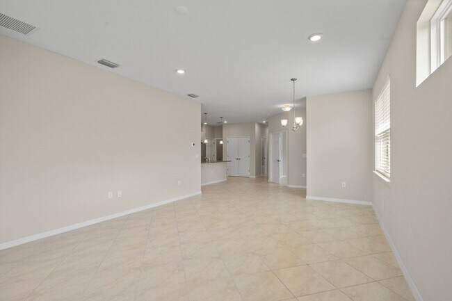 Foto del edificio - 4443 Dutchess Park Rd