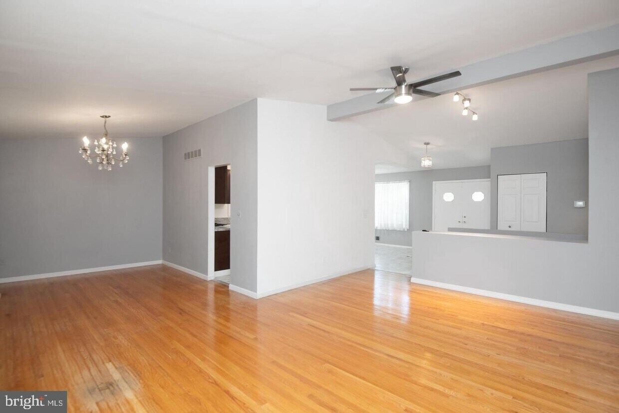 Primary Photo - 3805 Janbrook Rd