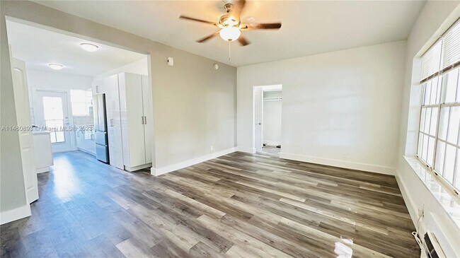 Building Photo - 8630 Byron Ave