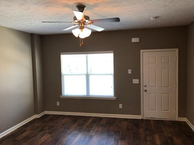 Building Photo - 618 Bradburn Village Cir
