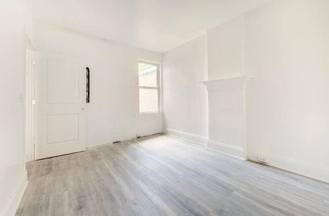 Building Photo - 3422 Ward St