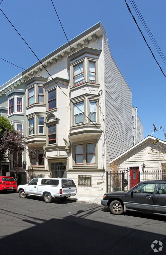 Primary Photo - 75-79 Pearl St