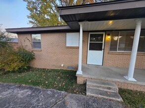 Building Photo - 17814 Batesville Pike