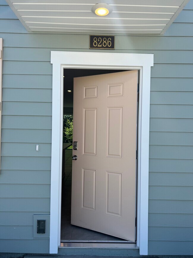 Foto del edificio - 8286 Asteroid St