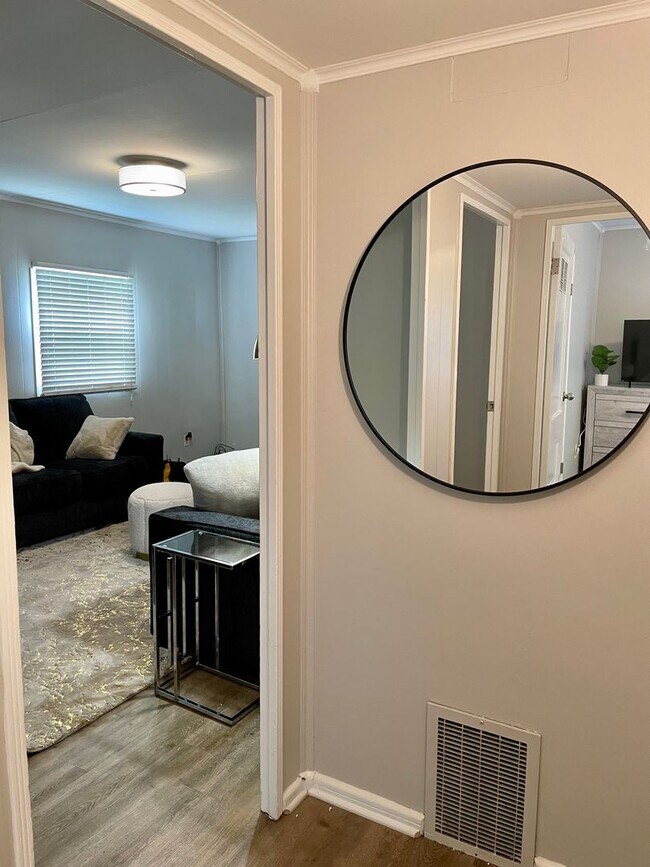 Building Photo - 6792 Hamilton St