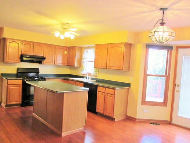 Foto del edificio - 3690 Baybrook Dr