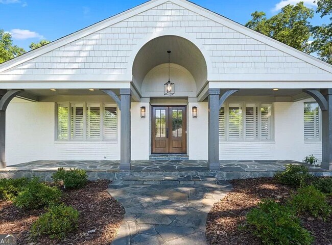 Building Photo - Immaculate Dunwoody Home, 4 Bedroom,  4 Ba...
