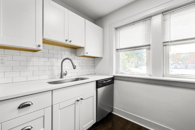Foto del edificio - 6324 Berthold Ave