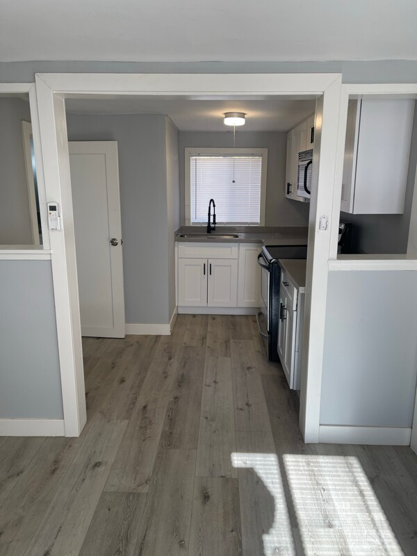 Building Photo - 214 Spruce St