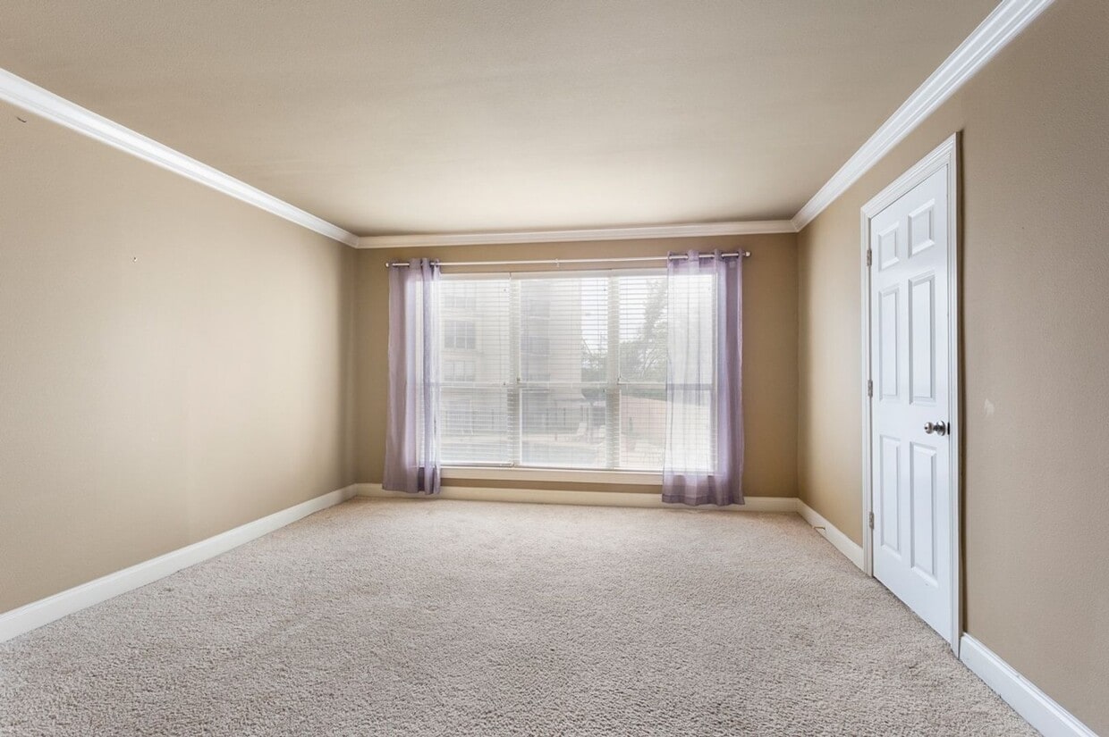 Foto principal - 2BR 2BA Condo Downtown (Riverview Condomin...