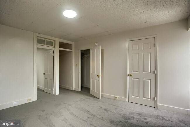 Foto del edificio - 310 S Market St