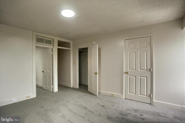 Building Photo - 310 S Market St