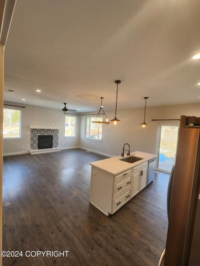Building Photo - 6585 Beverly Hills Cir