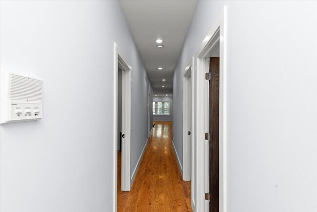 Foto del edificio - 4912 N Washtenaw Ave