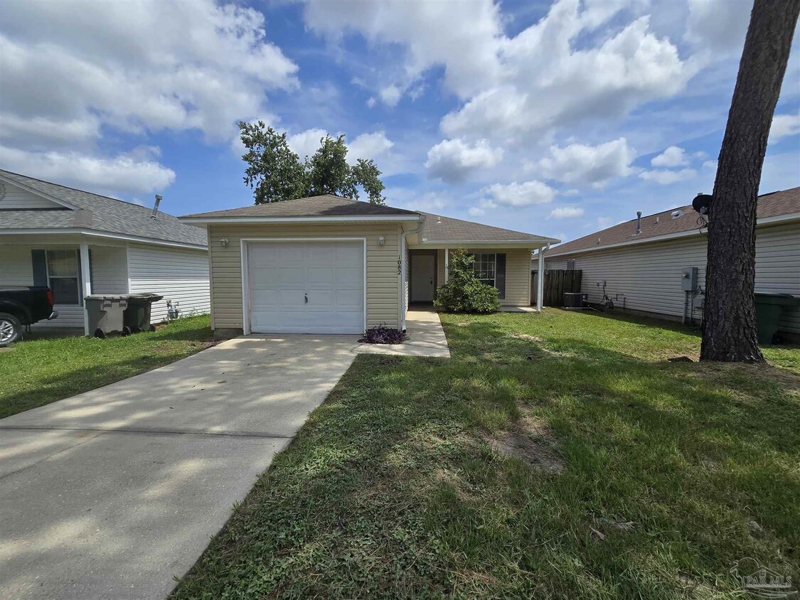 Primary Photo - 1082 Antigua Cir