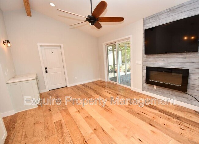 Foto del edificio - 4290 Aspen Ln