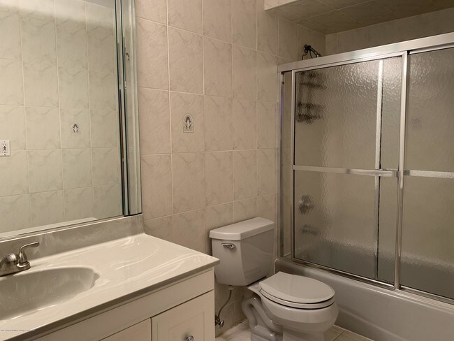 Foto del edificio - 450 Leverett Ave