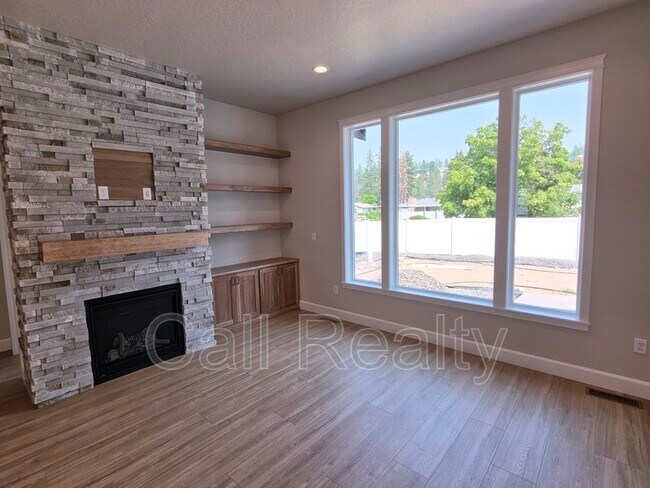 Foto del edificio - 6208 N Windsor St