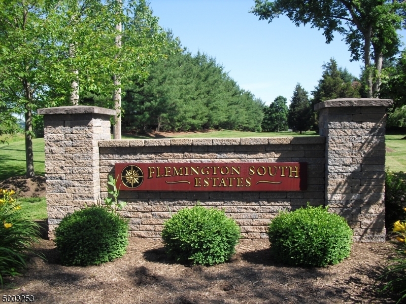 Primary Photo - 915 Yorkshire Dr