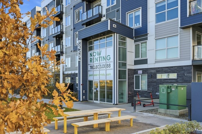 Photo du bâtiment - Park Ave - Westrich Group of Properties