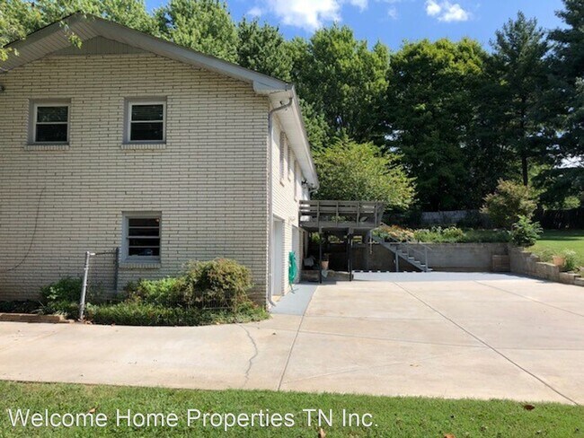 Building Photo - 3 br, 1.5 bath House - 23 Shshone Court