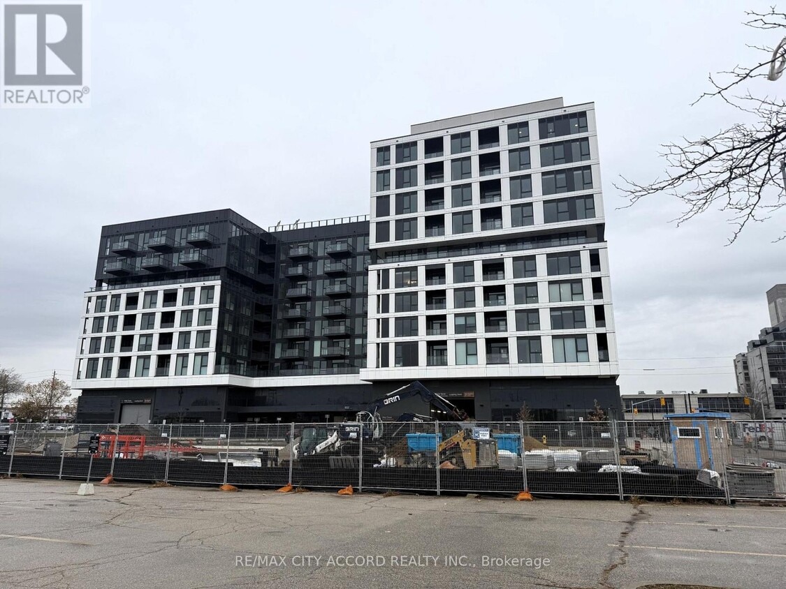 Primary Photo - 1037 The Queensway