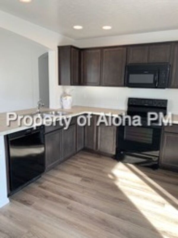 Foto del edificio - 11587 Quincy St.