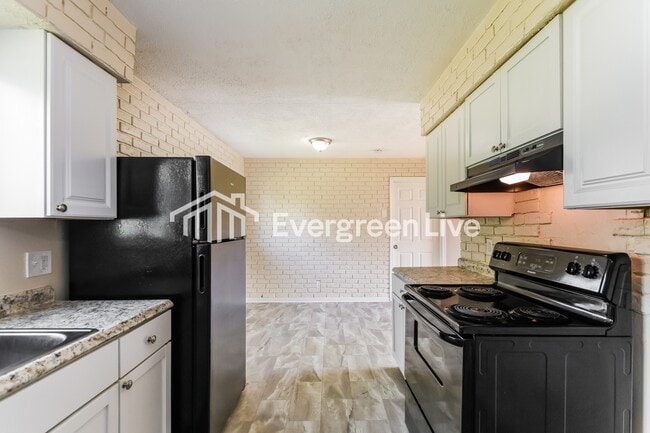 Building Photo - 1933 Slone Ave