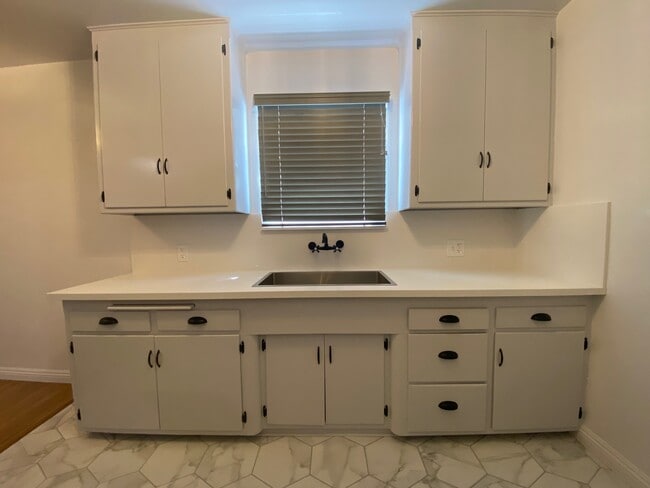 Generous Storage - 700 S Louise St