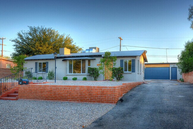 Building Photo - PRE-LEASE FOR AUGUST 2024 Awesome Home, A/...