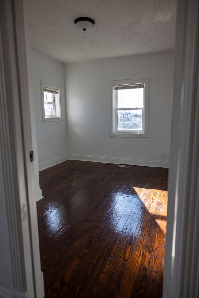 Bdrm 2 - 175 Gillette Ave