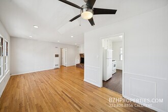 Building Photo - 5305 Vantage Ave