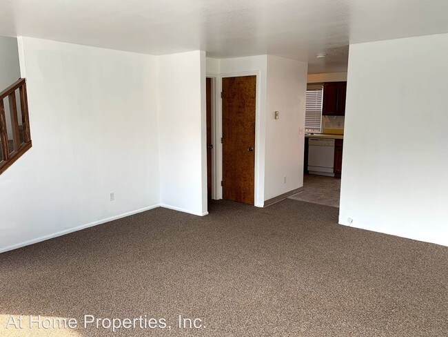 Foto del edificio - 4020-4028 Campus Loop NE