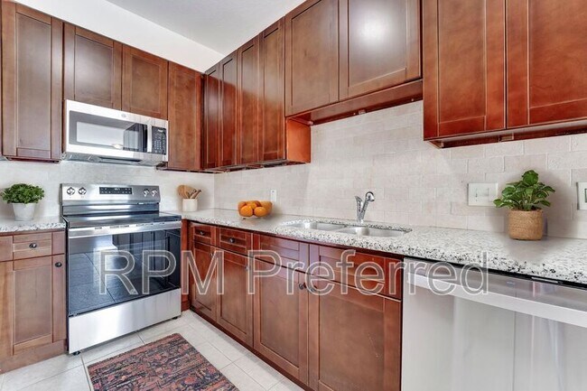 Building Photo - 10102 Neuens Rd