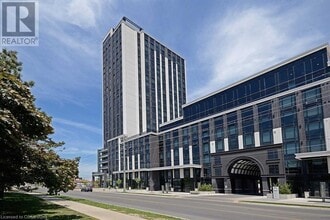 Building Photo - 330 Phillip St