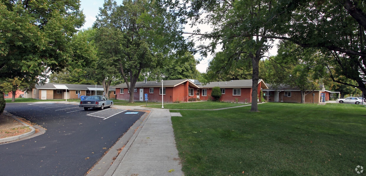 Primary Photo - Duvall Court Apartment