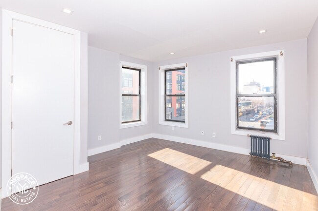 Foto del edificio - 1449 Fulton St