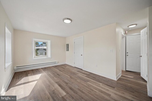 Foto del edificio - 111 W Queen Ln