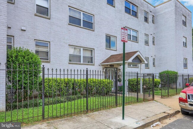 Foto del edificio - 4929 Foote St NE