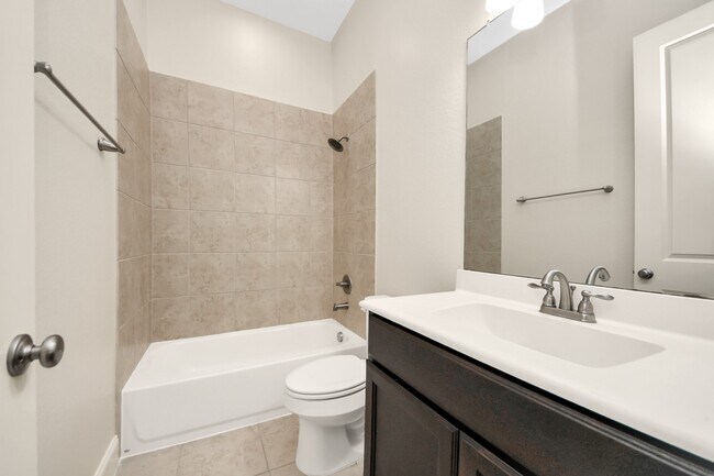 Foto del edificio - 9814 Carver Dr