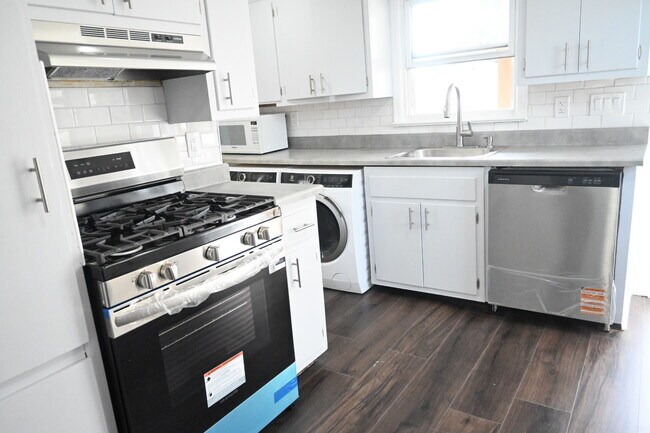 Cocina - 51 Bogart Ave