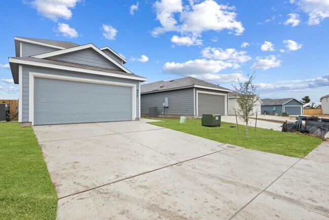 Foto del edificio - 972 Creek