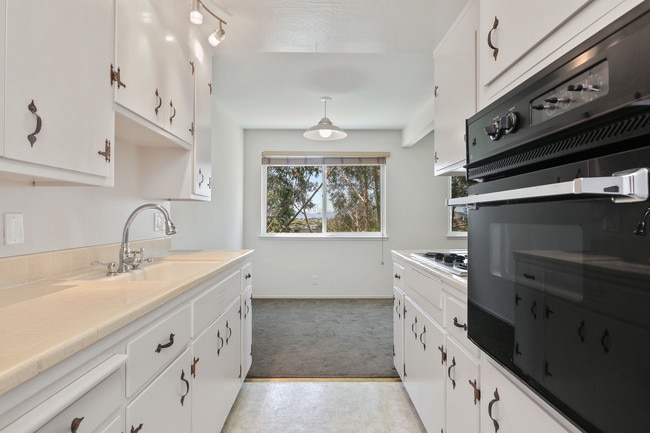 Building Photo - 2073 Key Blvd